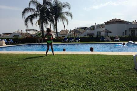 Apartemen Marbella, Arqueros Golf & Country Club, Sleeps 7 1 Child *